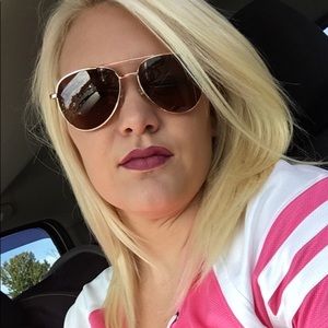 Meet your Posher, Amber